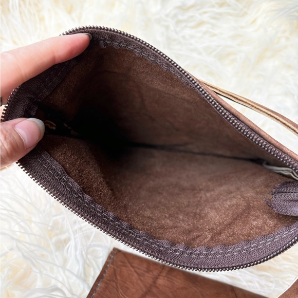 Handmade Leather Crossbody Messenger Style Purse & matching checkbook cover NWOT - Picture 3 of 6